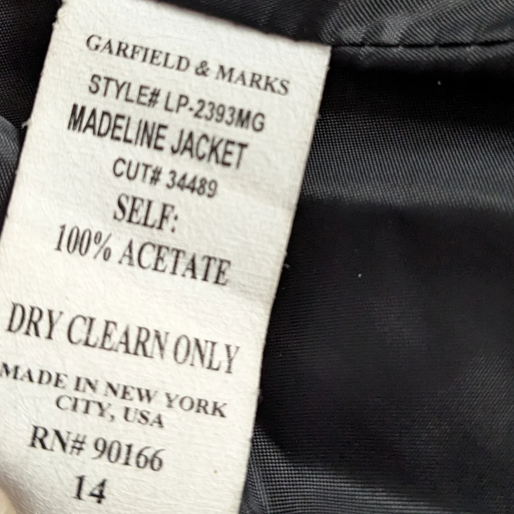 Stunning Garfield & Marks Black Quilted Floral Embroidery Open Jacket - Picture 11 of 13